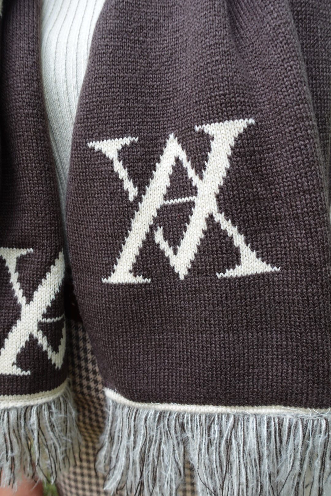 VA Scarf Chocolate