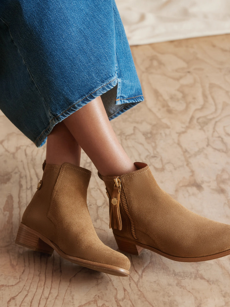 Oakham flat ankle boots tan