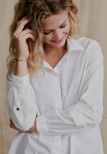 Anora Shirt White