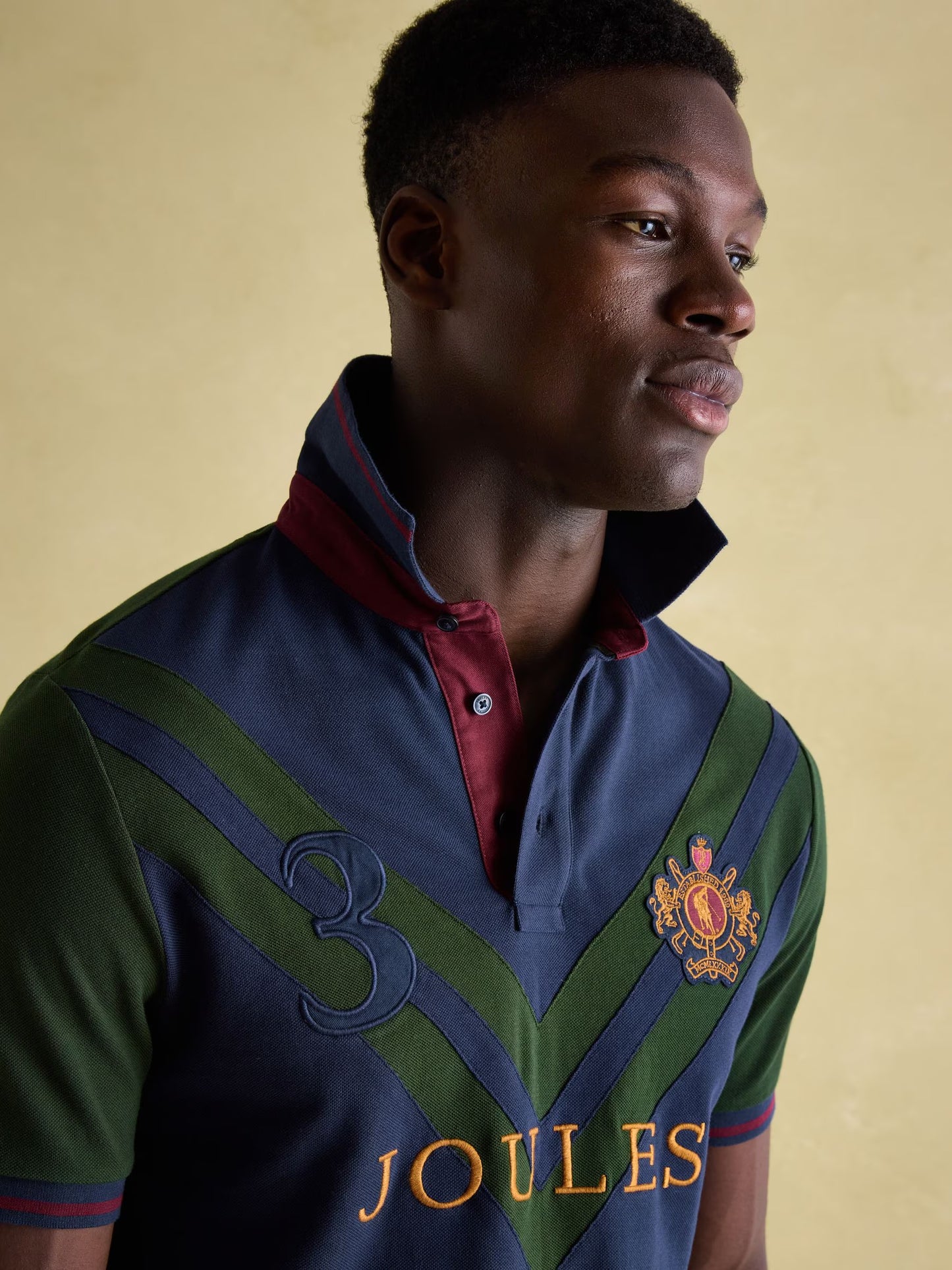 Embellished
Green/Navy Classic Fit Polo Shirt