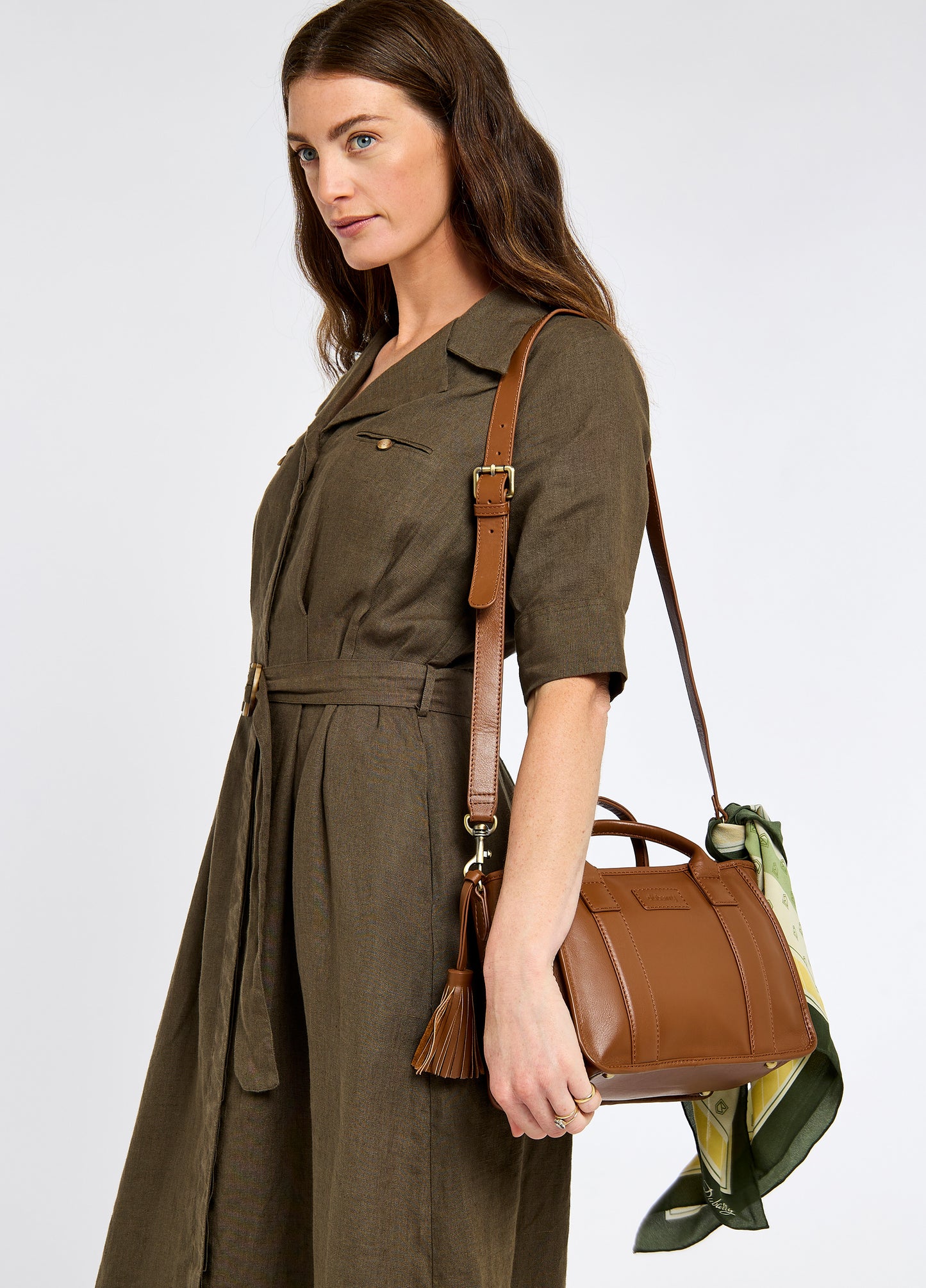 Ramelton Medium Size Leather Handbag - Caramel