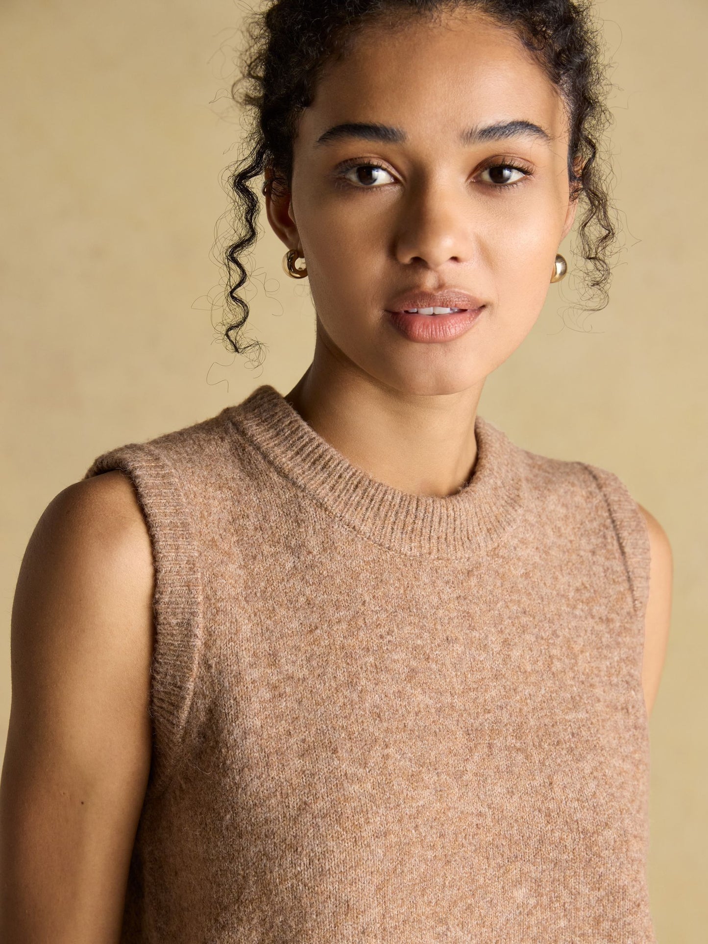 Holly Knitted Vest Tan