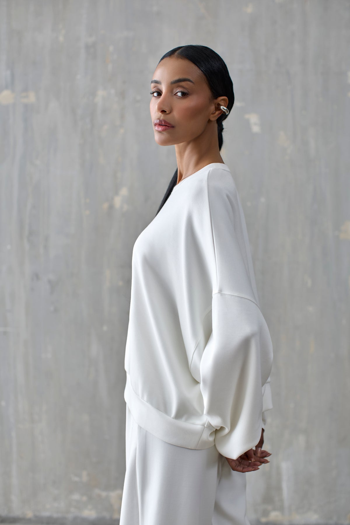 Cropped Luxury Sweatshirt Ivory