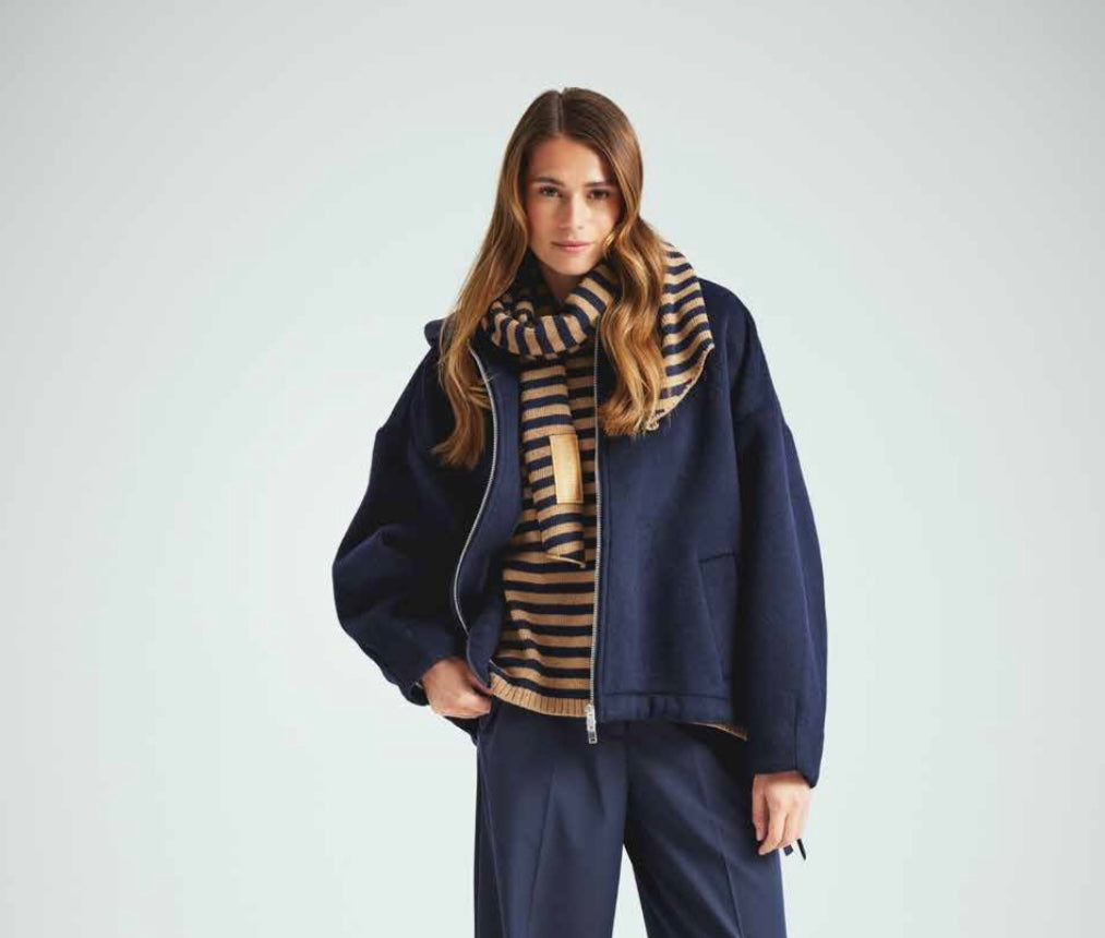 Hybrid Jacket Navy