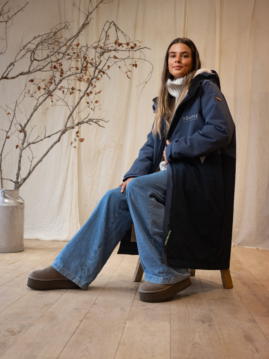 Adult Waterproof Changing Robe Navy