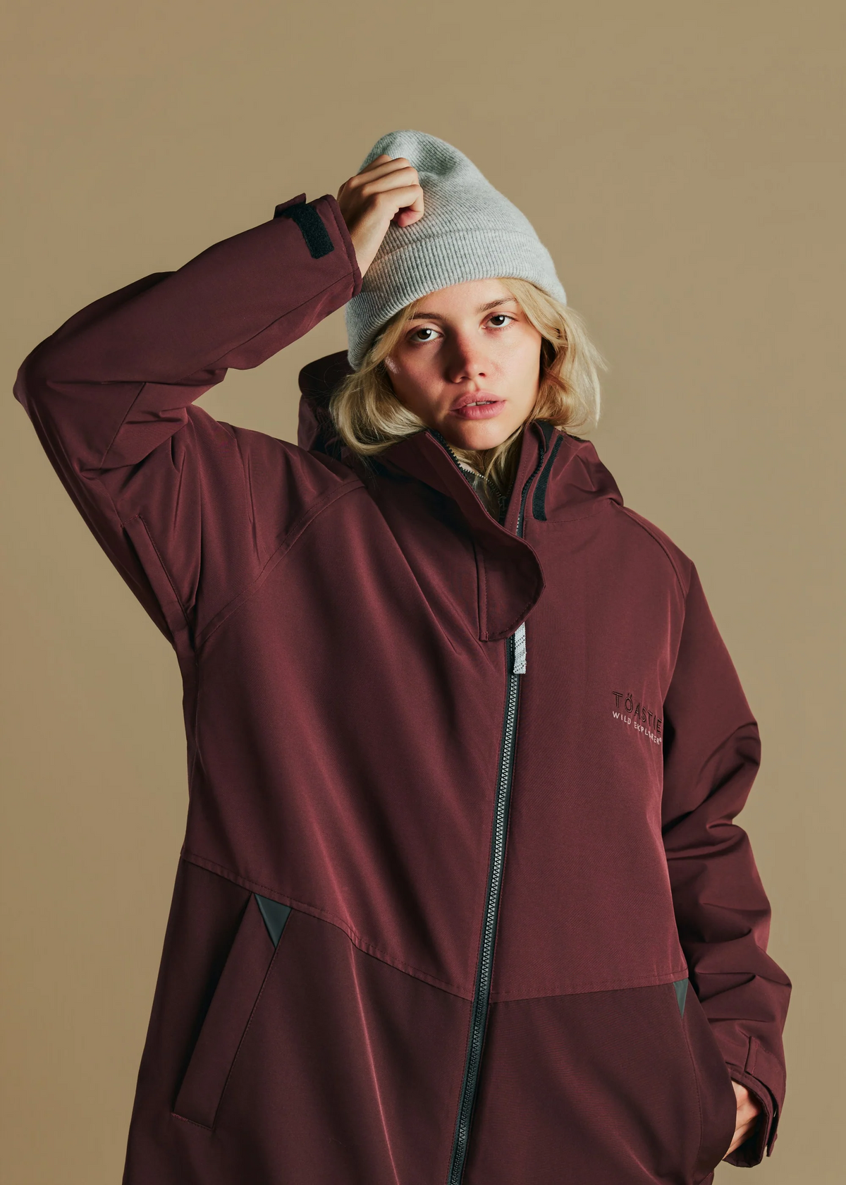 Adult Waterproof Changing Robe Black Cherry