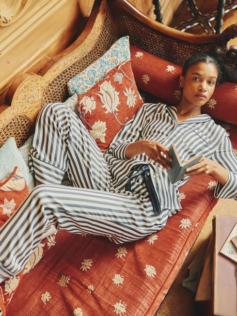 Alma
Navy & White Striped Pyjama Set