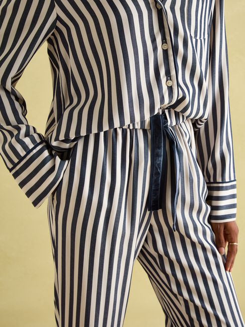Alma
Navy & White Striped Pyjama Set