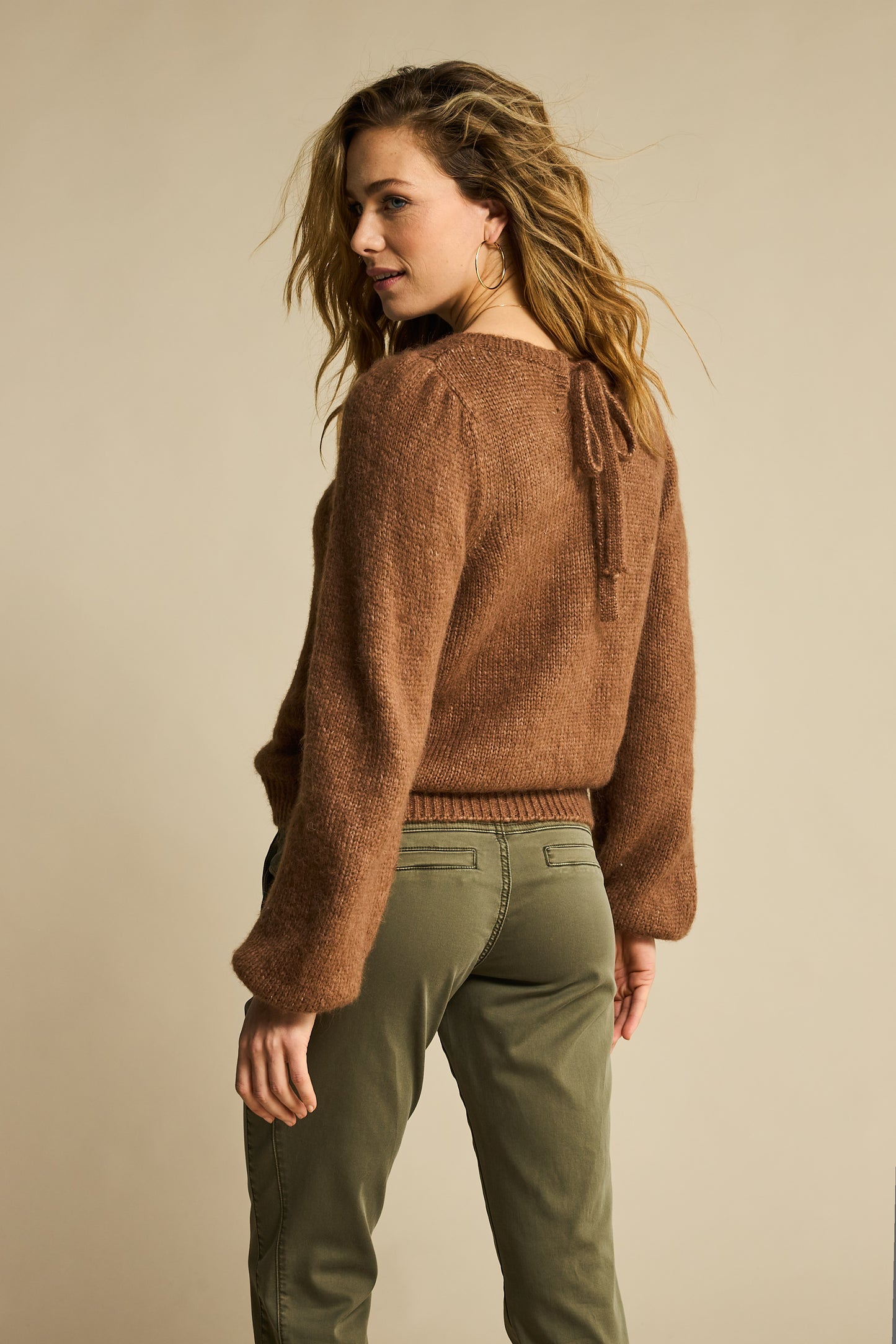 Sweater with Knot Mid Brown