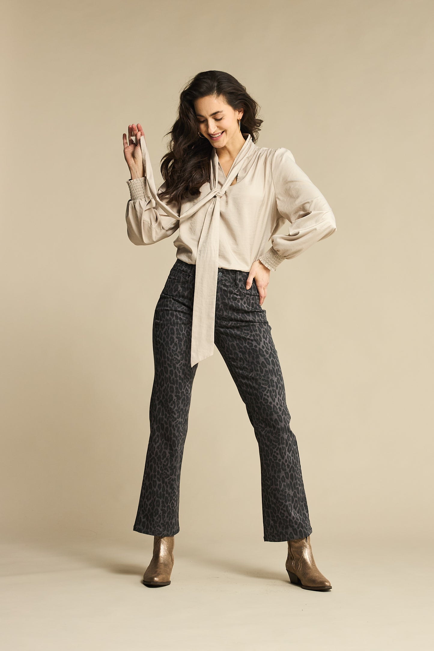 Estelle Bow Sparkle Latte