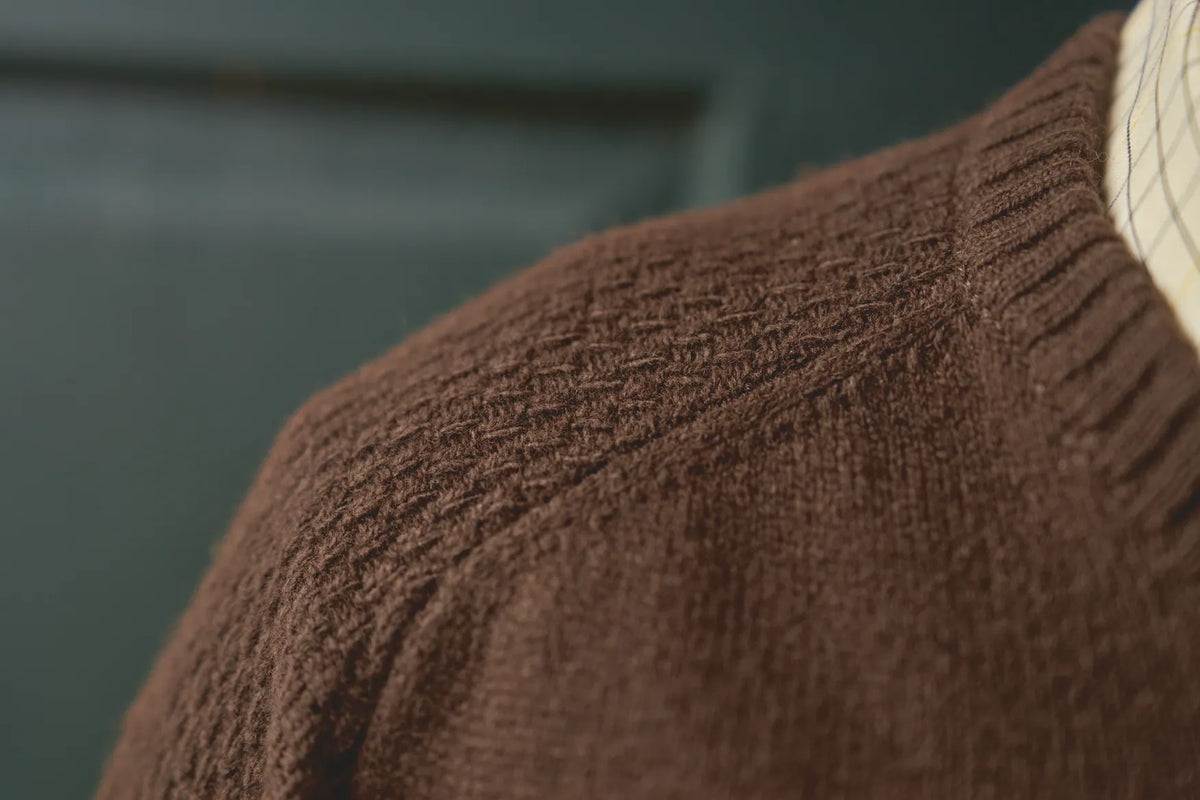 Vincent Merino V-neck Pullover Demitasse Brown