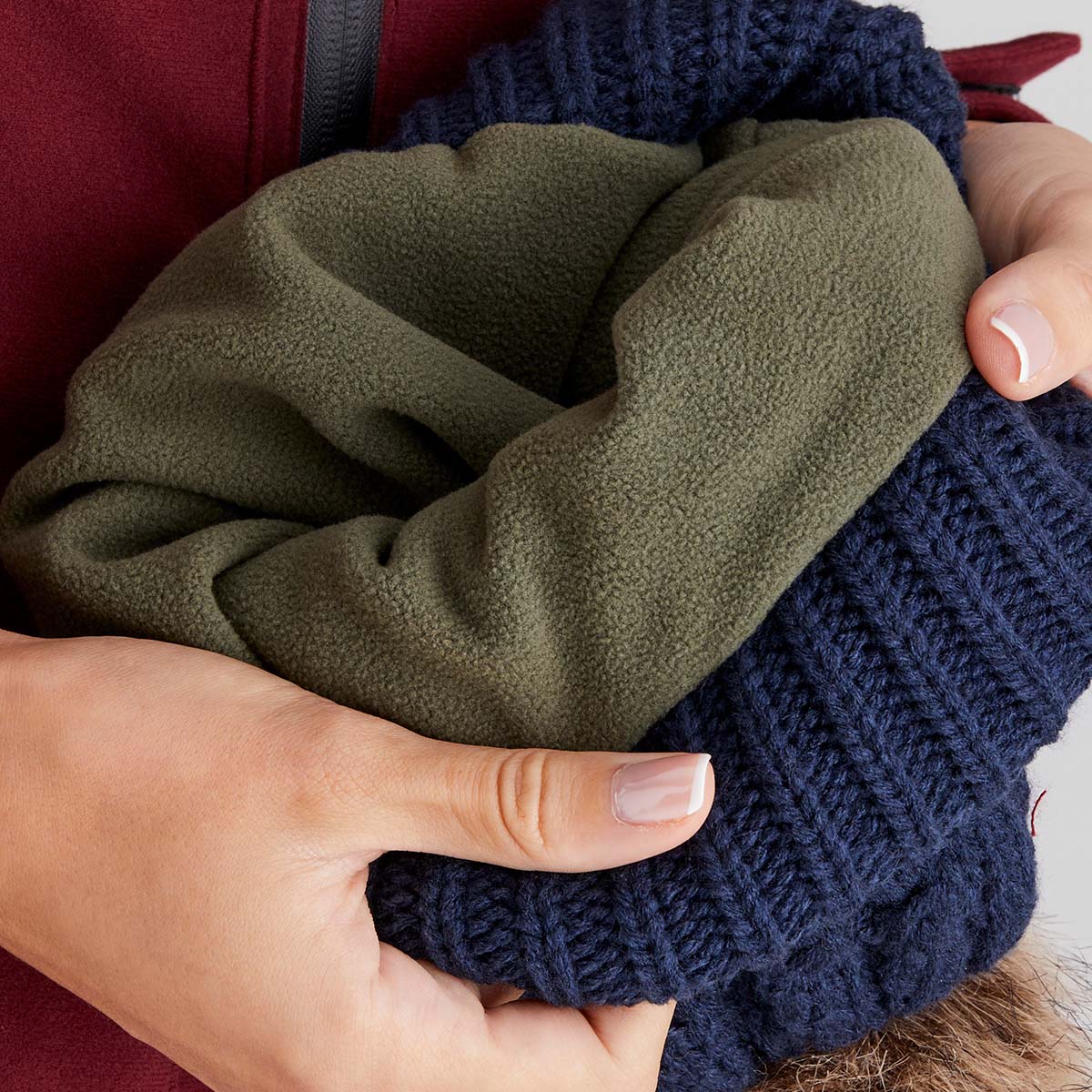 Nordic Fleck Bobble Hat Navy