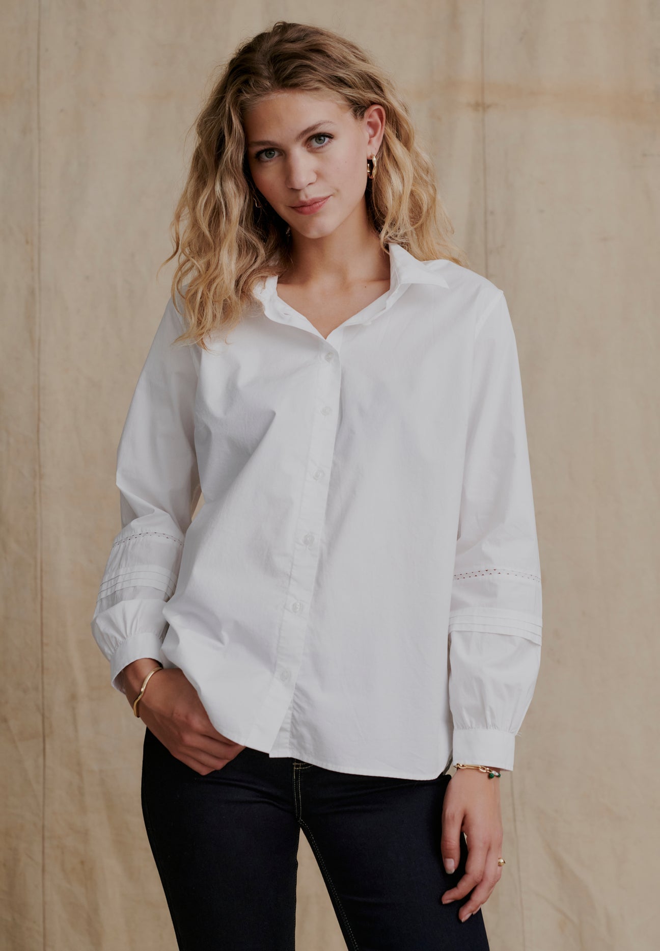 Anora Shirt White